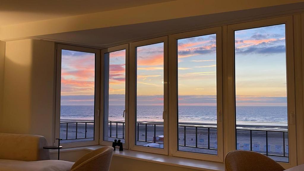 Apartmán Zeedijk Oostduinkerke Frontaal Zeezicht - Volledig Gerenoveerd 2022! Exteriér fotografie