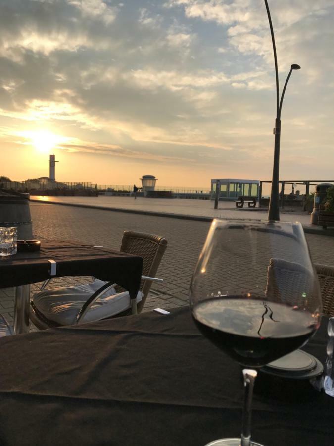 Apartmán Zeedijk Oostduinkerke Frontaal Zeezicht - Volledig Gerenoveerd 2022! Exteriér fotografie